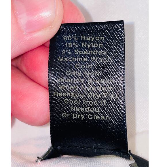 Ann Taylor Factory Floral Top - Women's Size XL - Picture 8 of 8